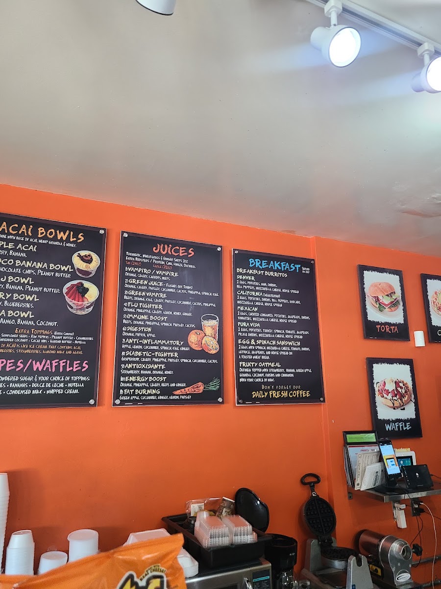 Pura Vida Cafe and Juice Bar - 3