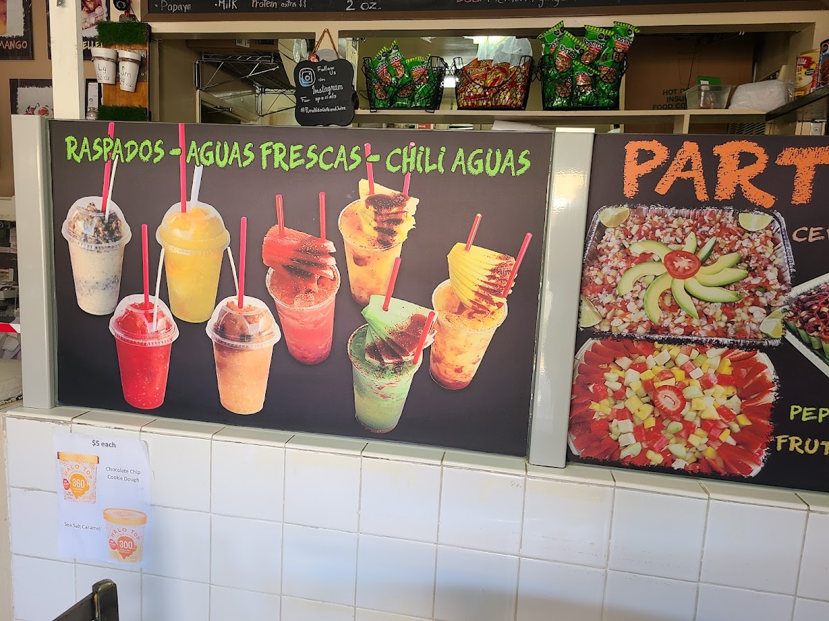 Pura Vida Cafe and Juice Bar - 7