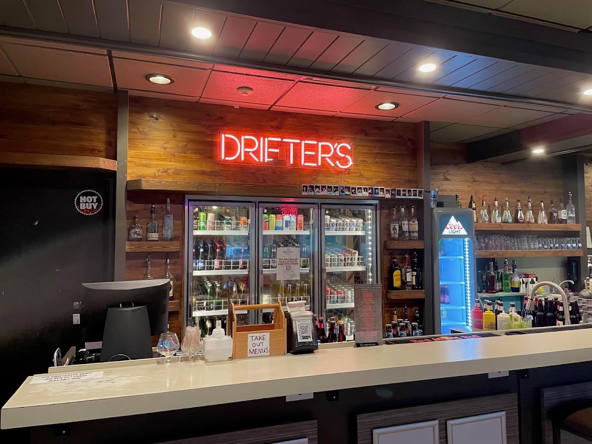 Drifter's Inn and Gulf, Restaurant and Lounge