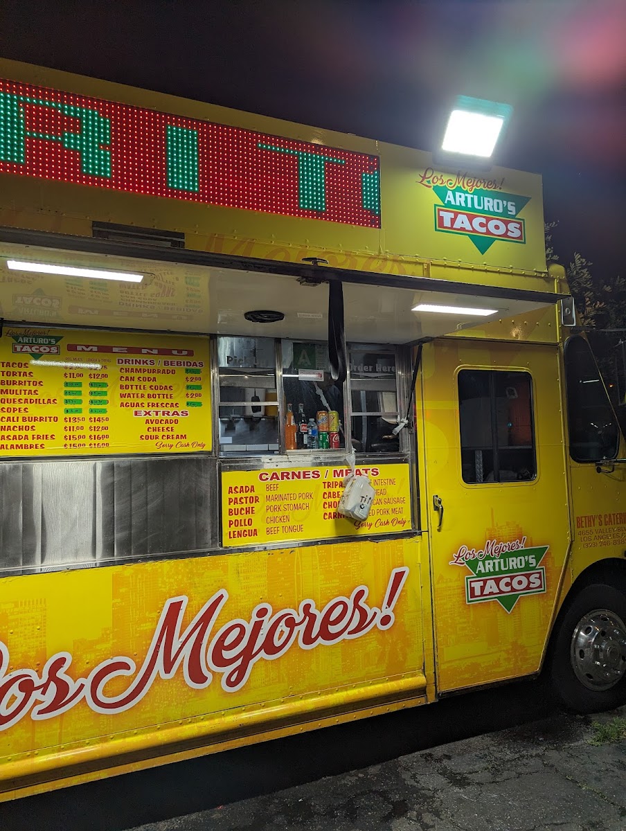 Arturo's TacoTruck - 9