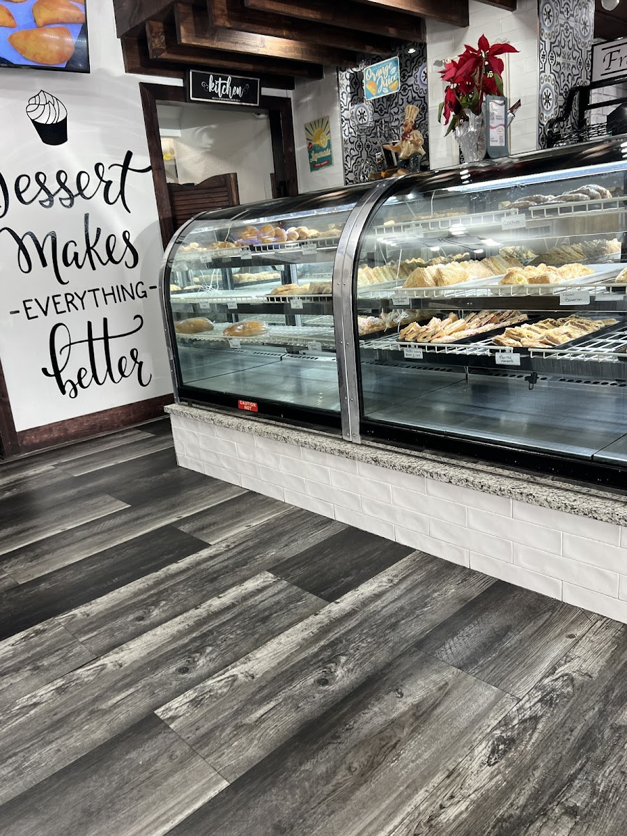 Mi Cali Bakery and Restaurant