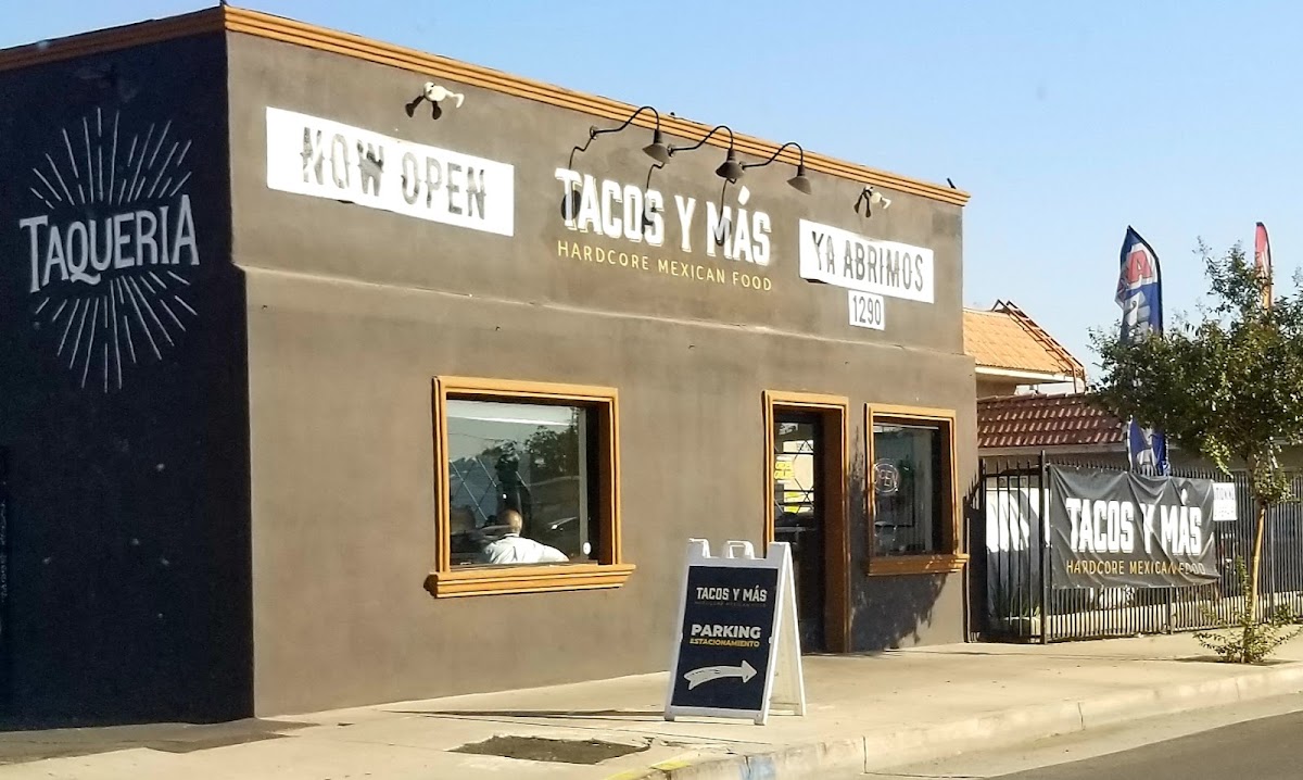 Tacos Y Más