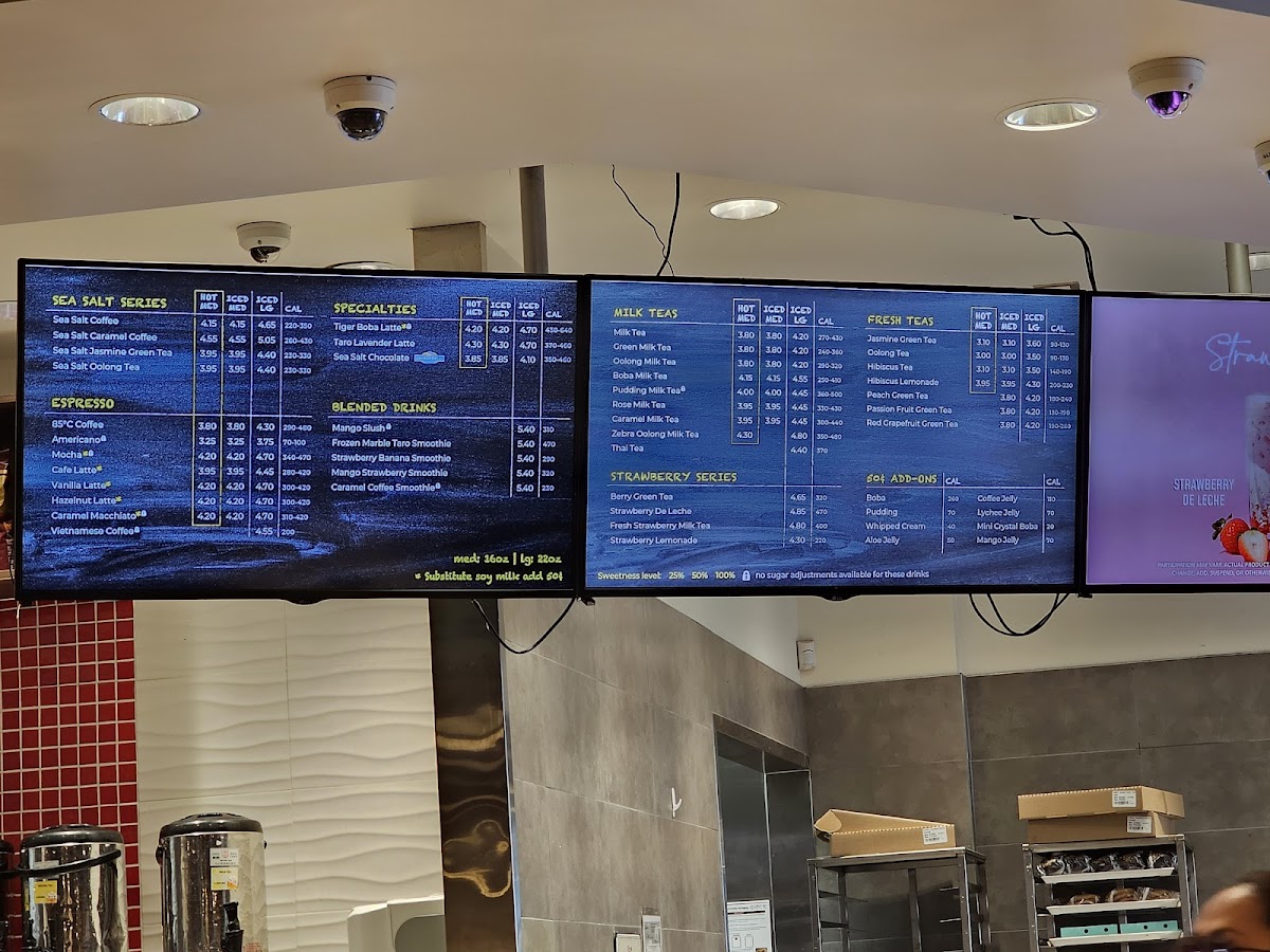 85°C Bakery Cafe - Northridge - 1