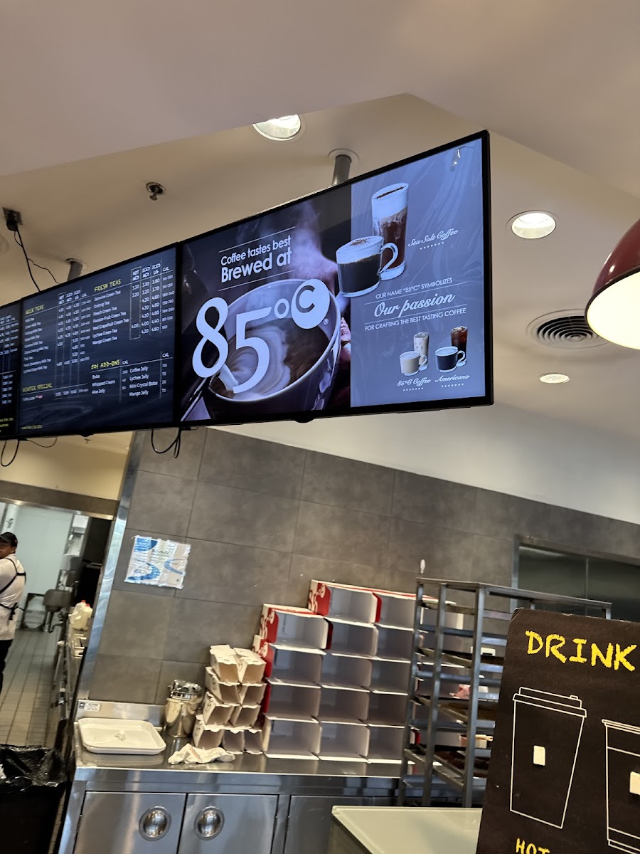 85°C Bakery Cafe - Northridge - 8