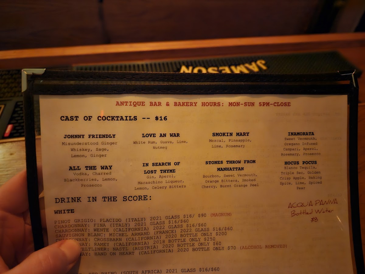 Antique Bar & Bakery - 9