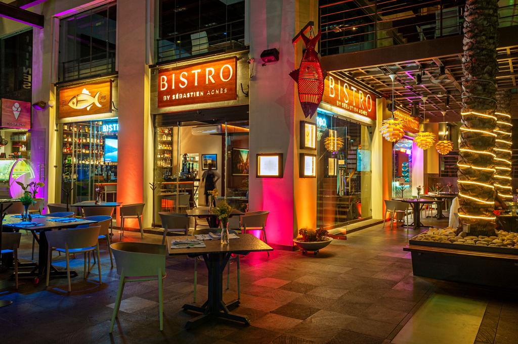 Bistro by Sebastien Agnes