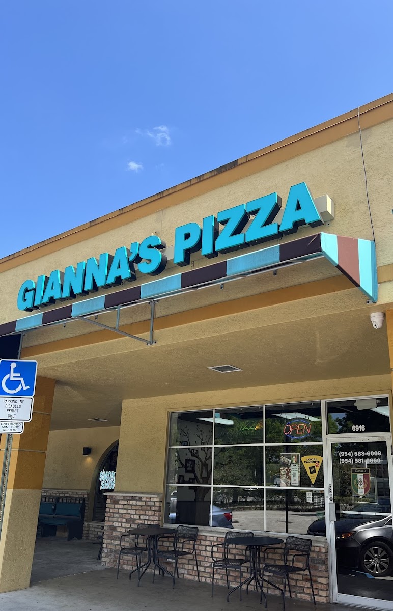 Gianna's Pizza Center